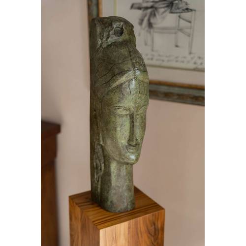 URN "HEAD OF CARYATID"