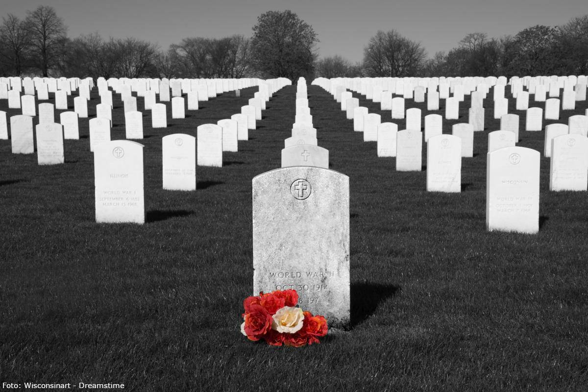 Gli italiani visitano ancora i cimiteri?